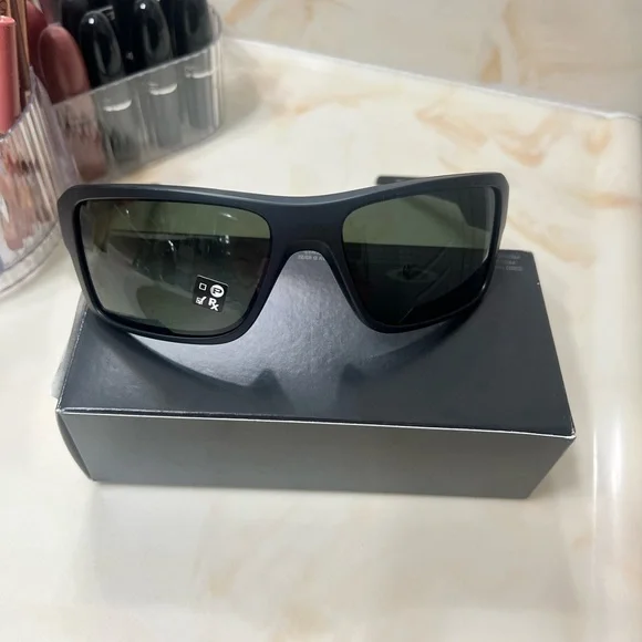 FLASH SALE***Oakley Double Edge Matte sunglasses